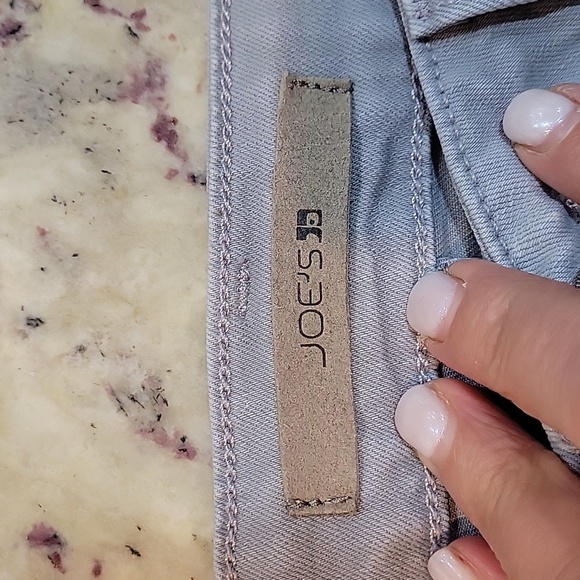 JOE'S JEANS RIPPED AND FRAYED - Picture 9 of 14